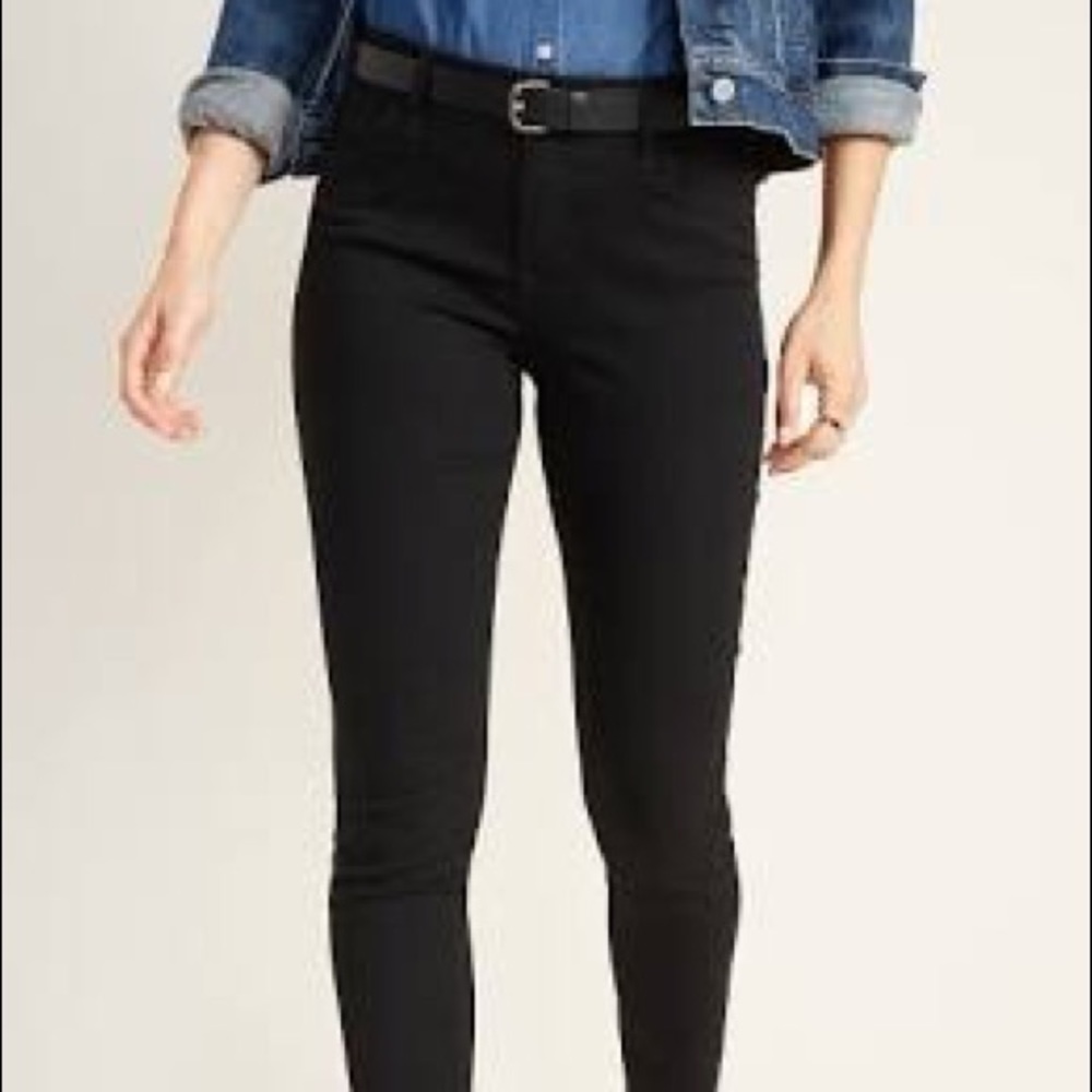 NWT a.n.a Black Mid-Rise Skinny Jeans. Like new